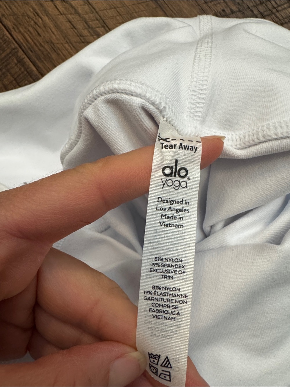 Alo Yoga Airbrush White Cropped Leggings Capri Pants - Picture 3 of 5
